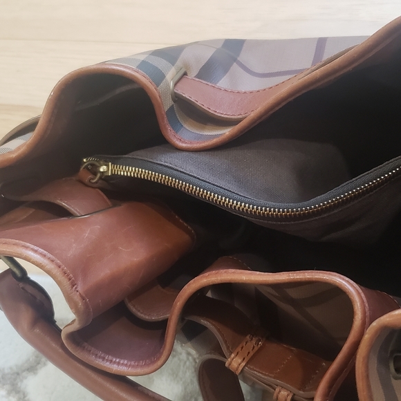 Burberry Bag - Picture 7 of 15